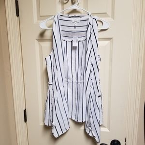 Maurices navy and white vest. Size medium.